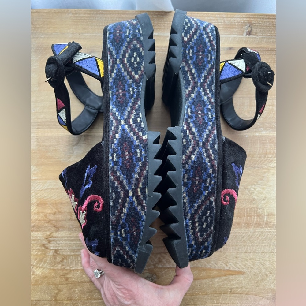 FARM Rio Embroidered Platform Shoe In Black Women’s Size 8 New - Picture 9 of 11